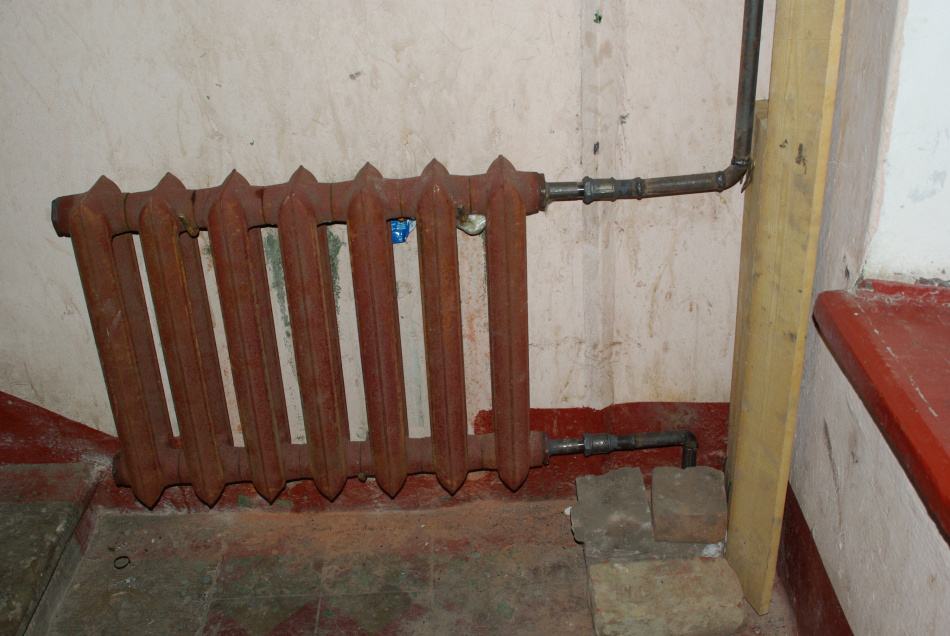 Куда обращаться при холодных батареях в Ленобласти и Петербурге